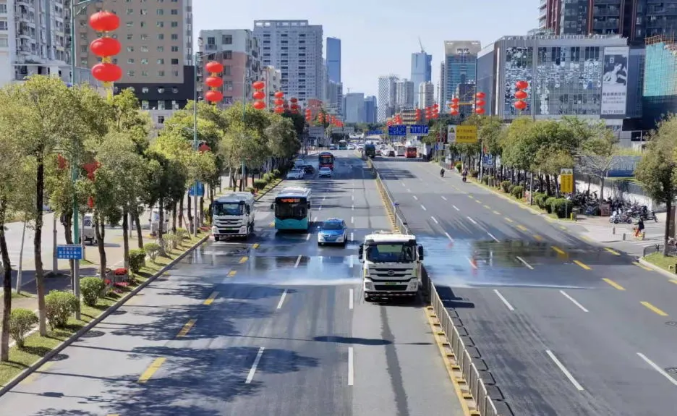 虎虎生威迎新春丨好博环境环卫作业扮靓城市佳节新容颜